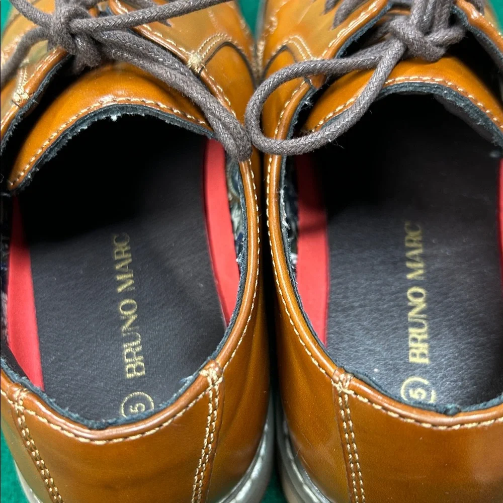 Bruno Marc dress shoes size 5 caramel color brown strings original like new